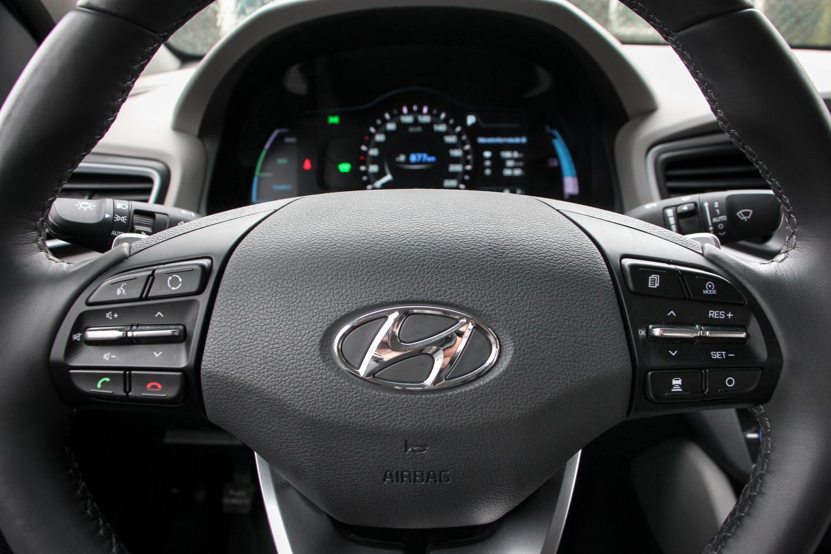 HYUNDAI IONIQ