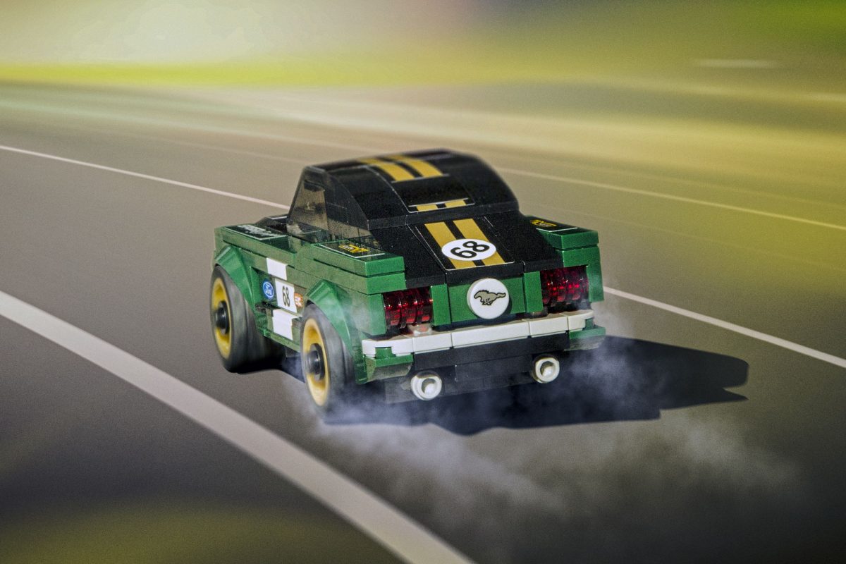 FORD MUSTANG
