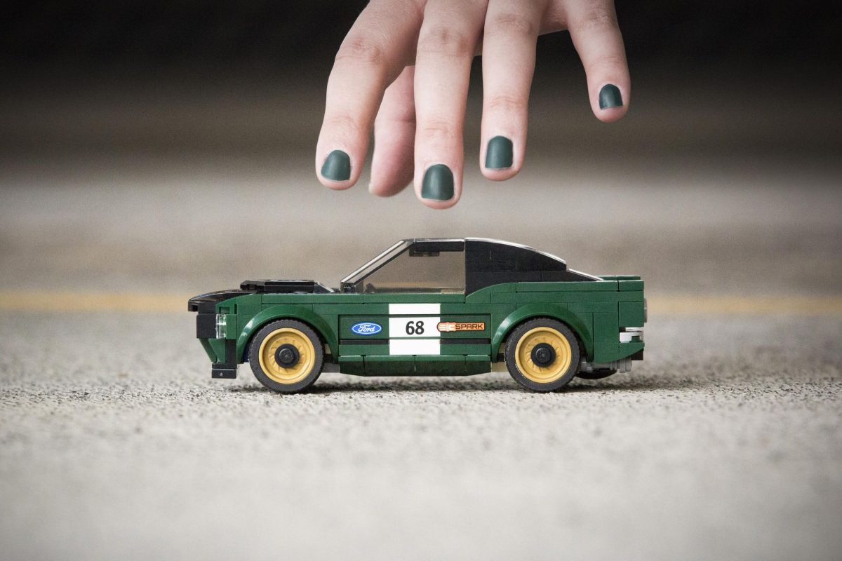 FORD MUSTANG