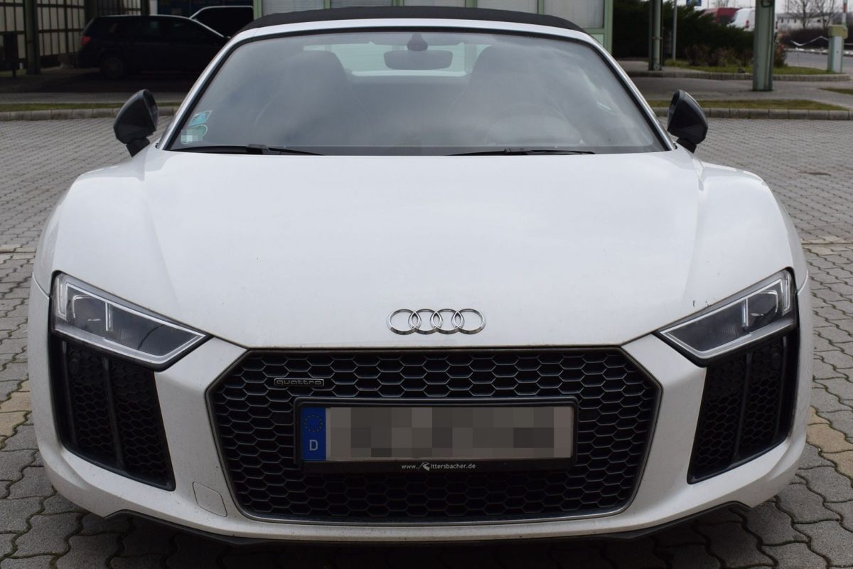 AUDI R8