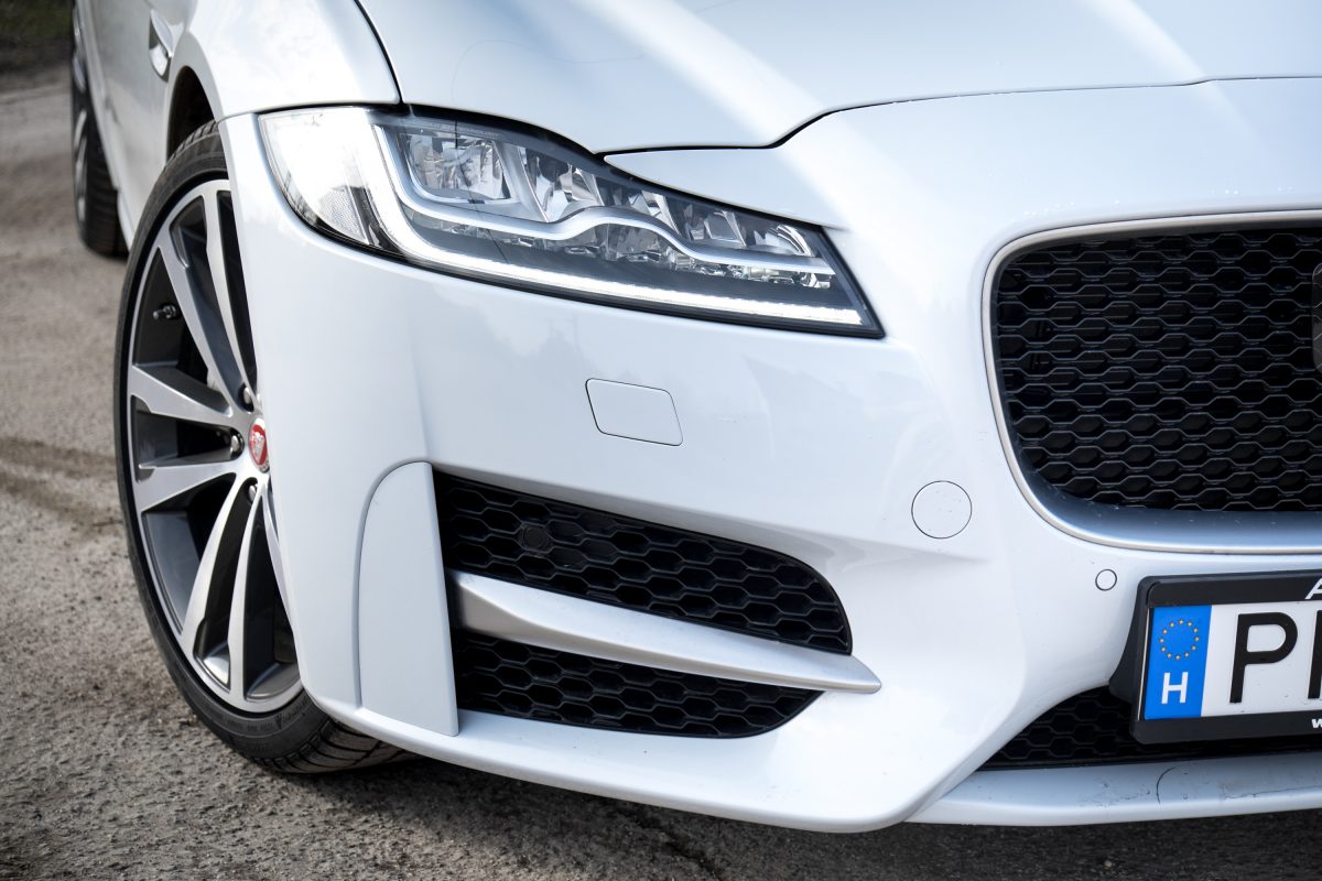 JAGUAR XF