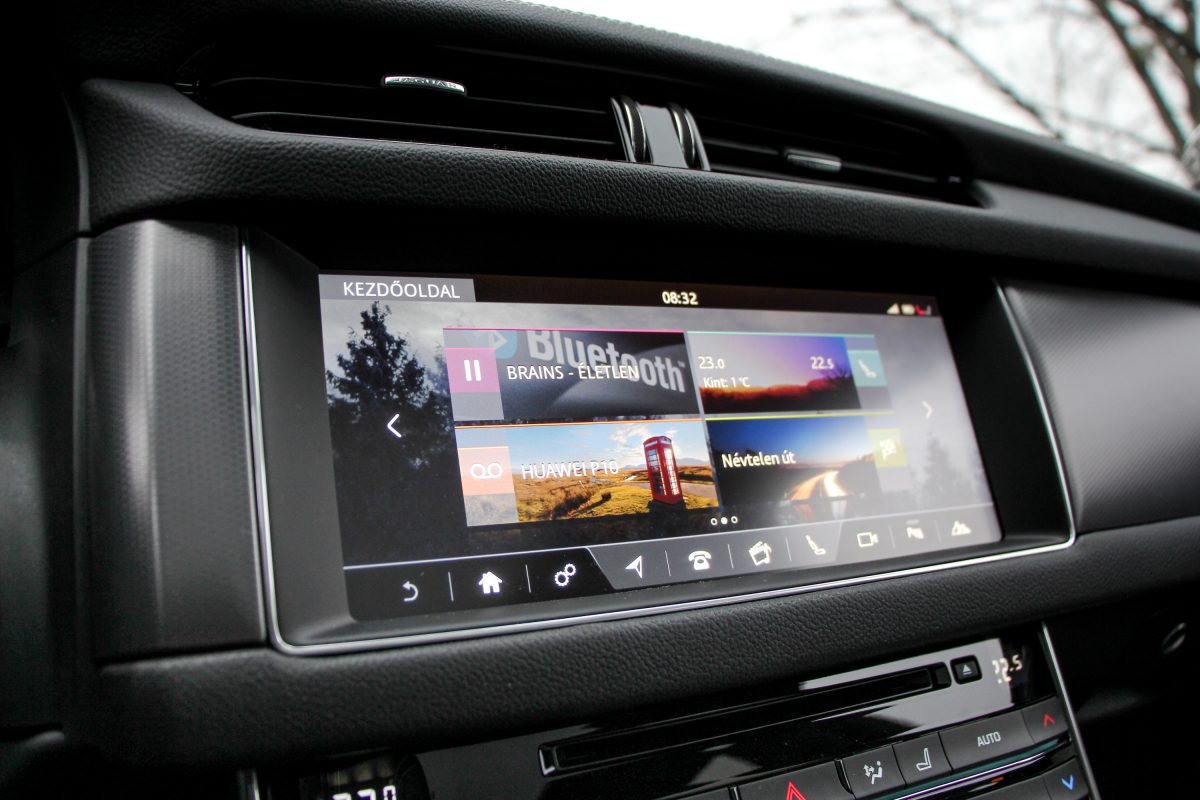 JAGUAR XF