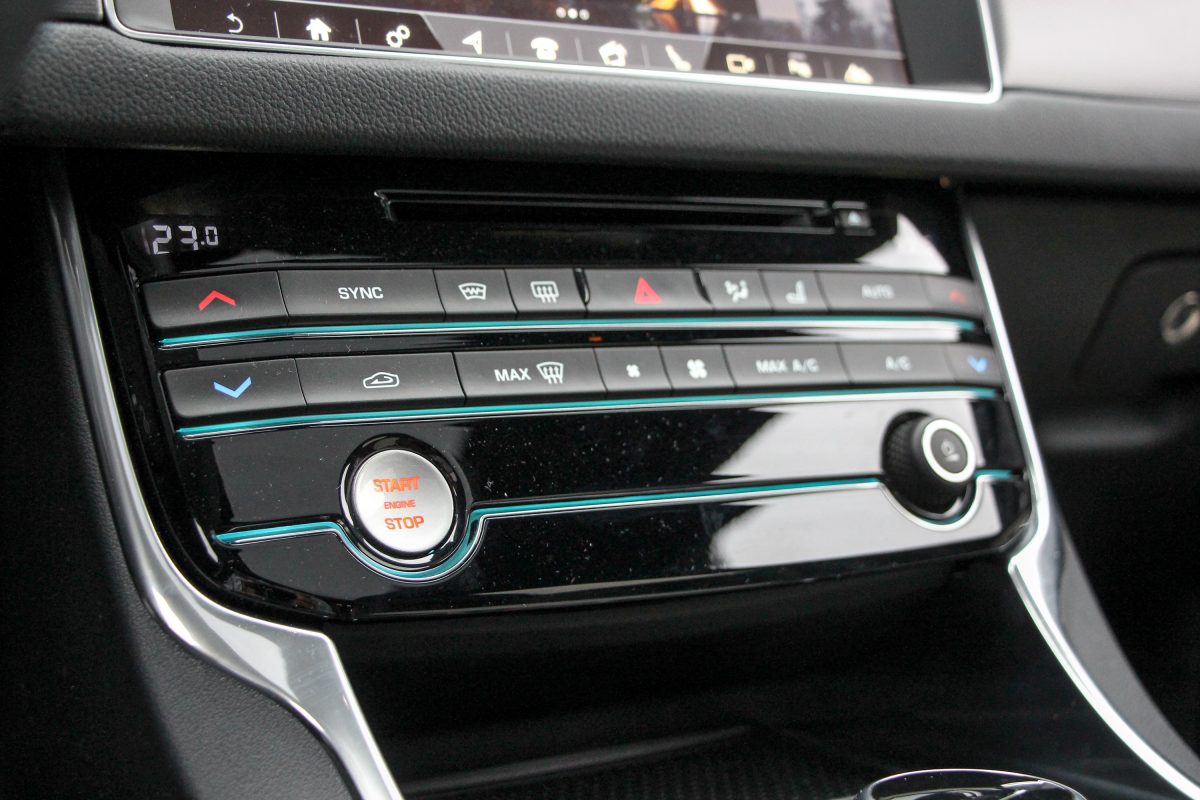JAGUAR XF