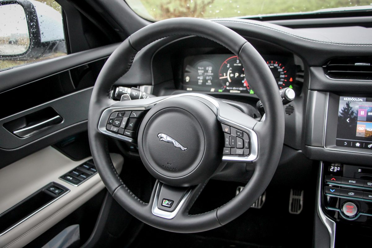 JAGUAR XF