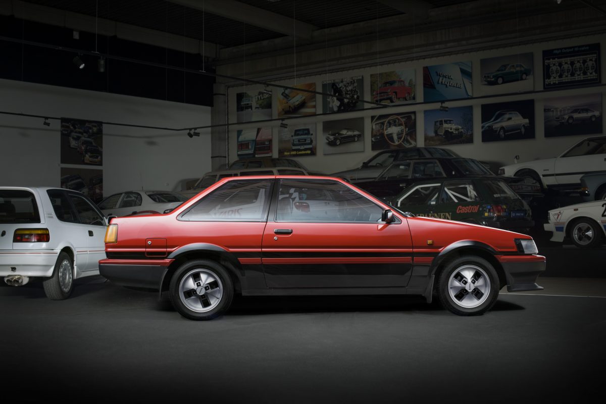 TOYOTA COROLLA