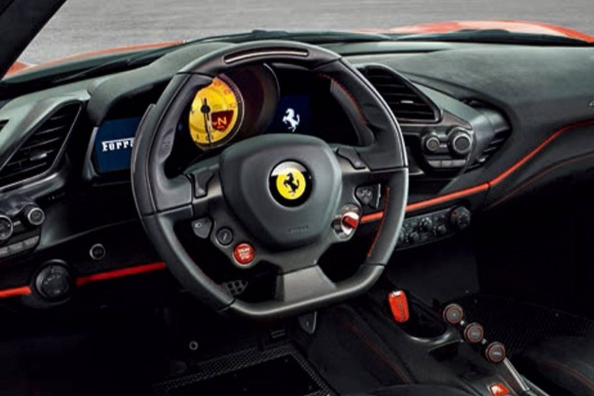 FERRARI 488
