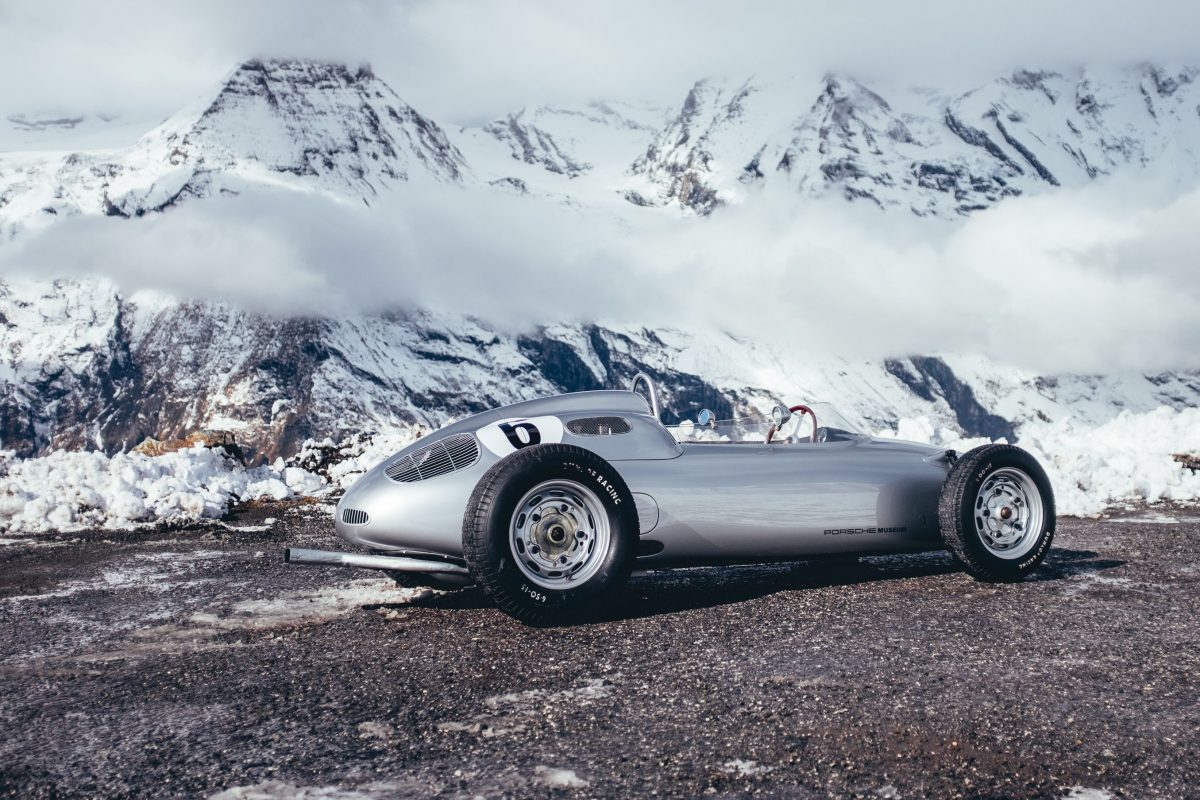 PORSCHE