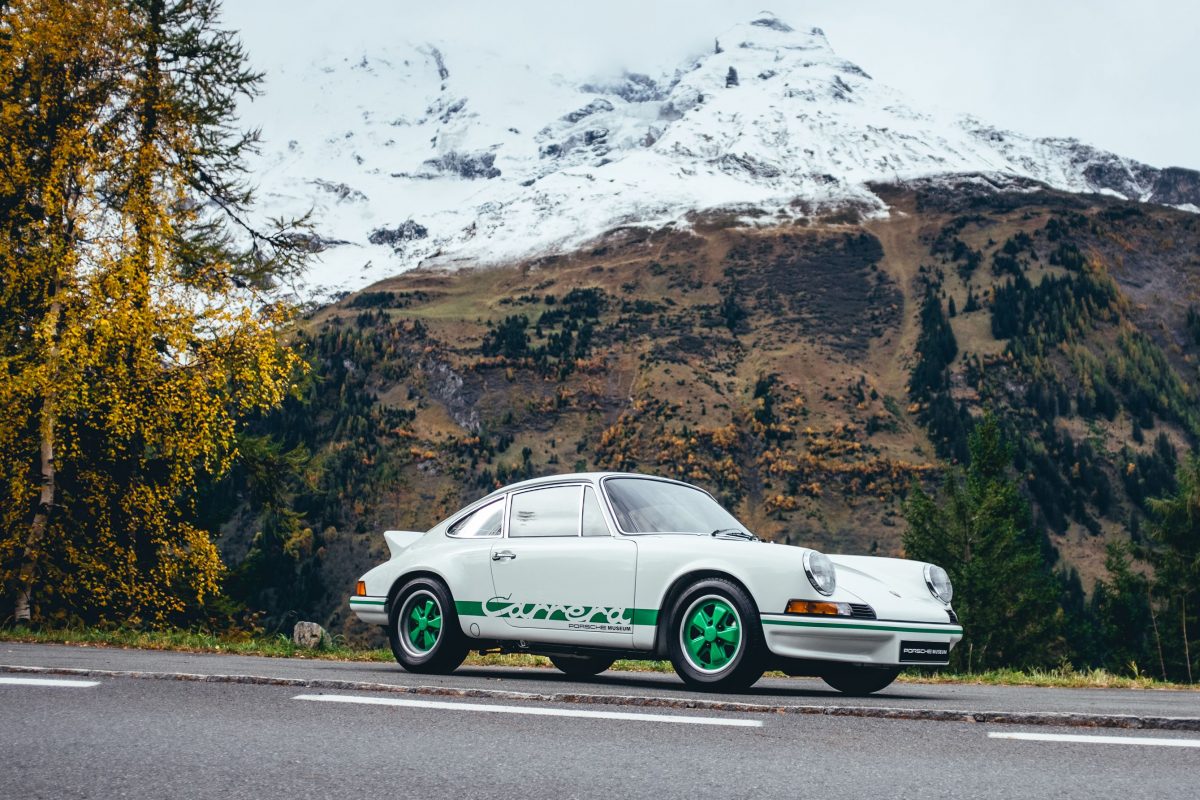 PORSCHE