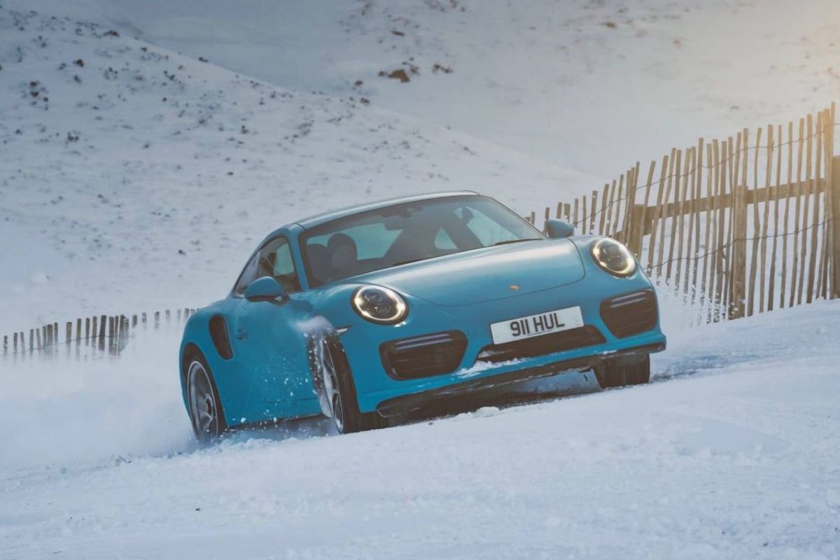 PORSCHE 911