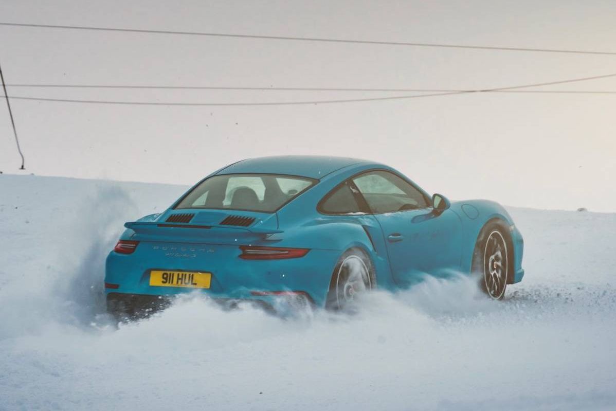 PORSCHE 911