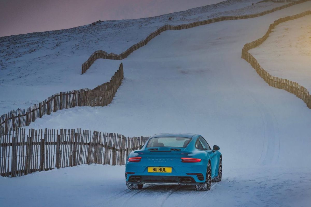 PORSCHE 911