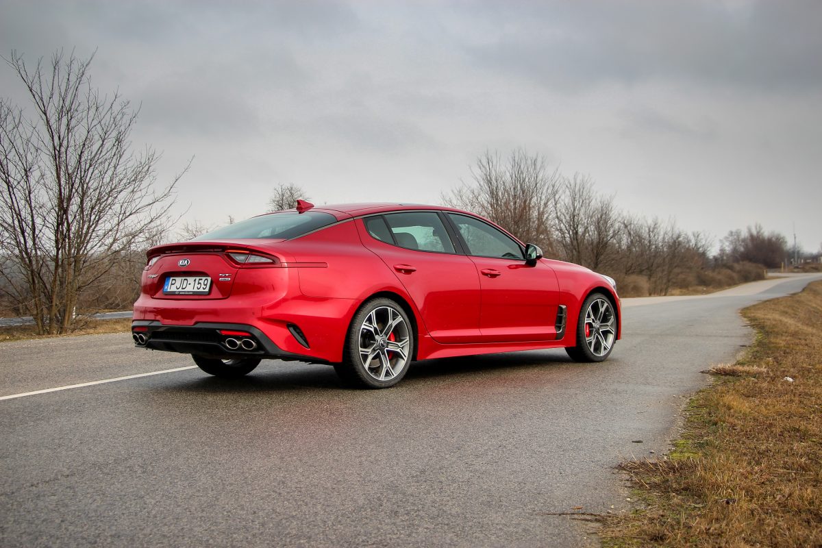 KIA STINGER