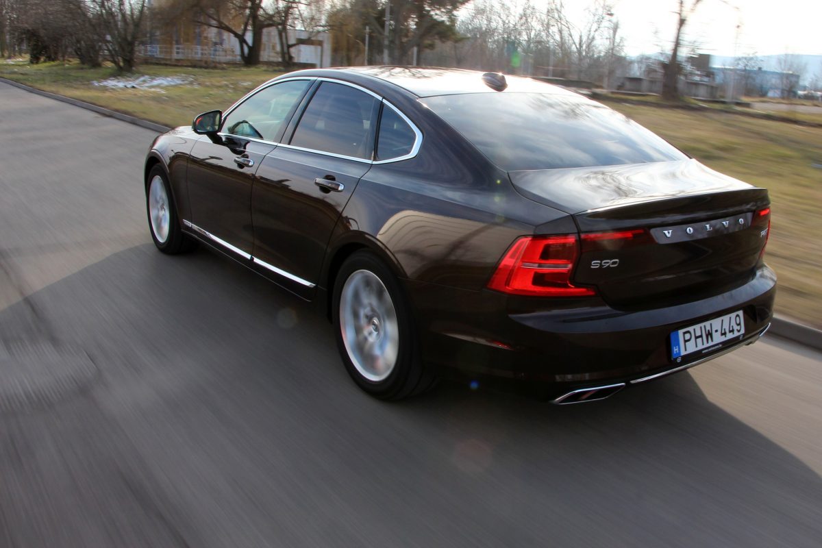 VOLVO