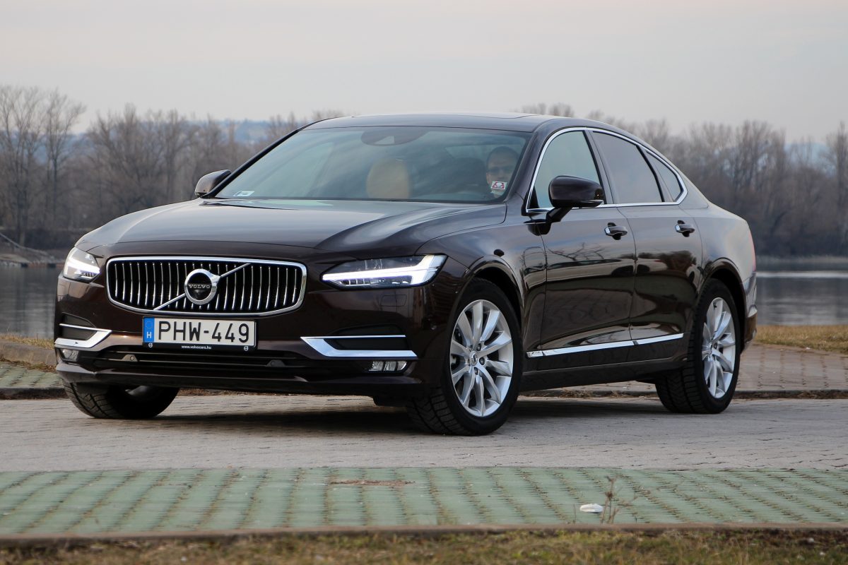 VOLVO