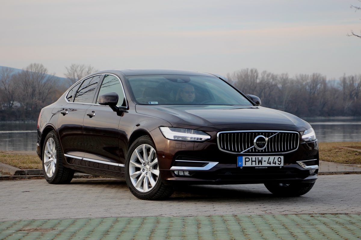 VOLVO