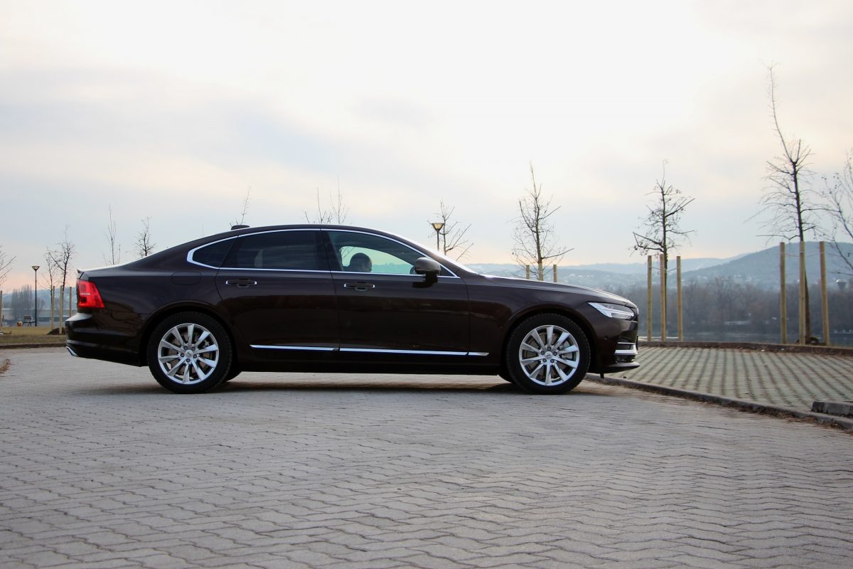 VOLVO
