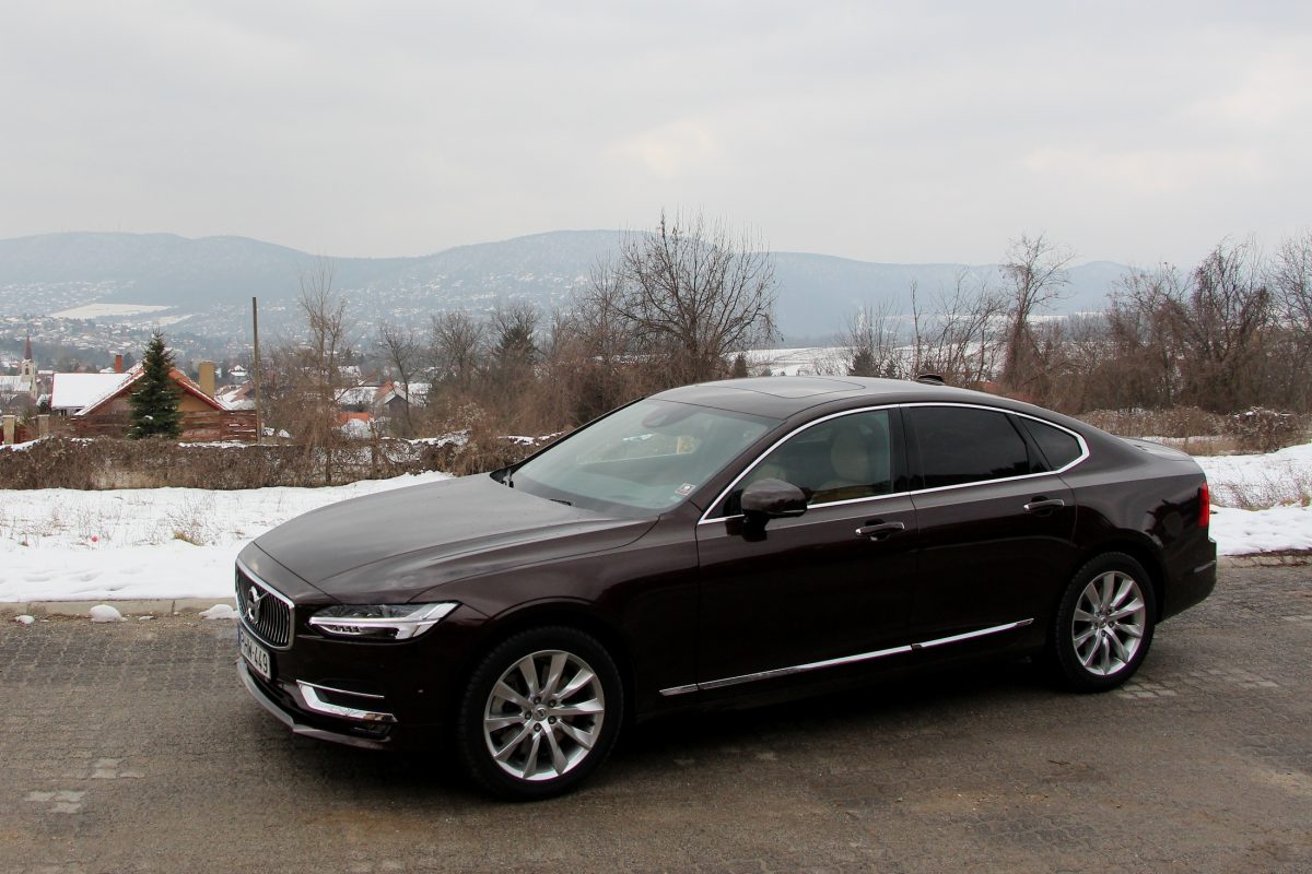 VOLVO