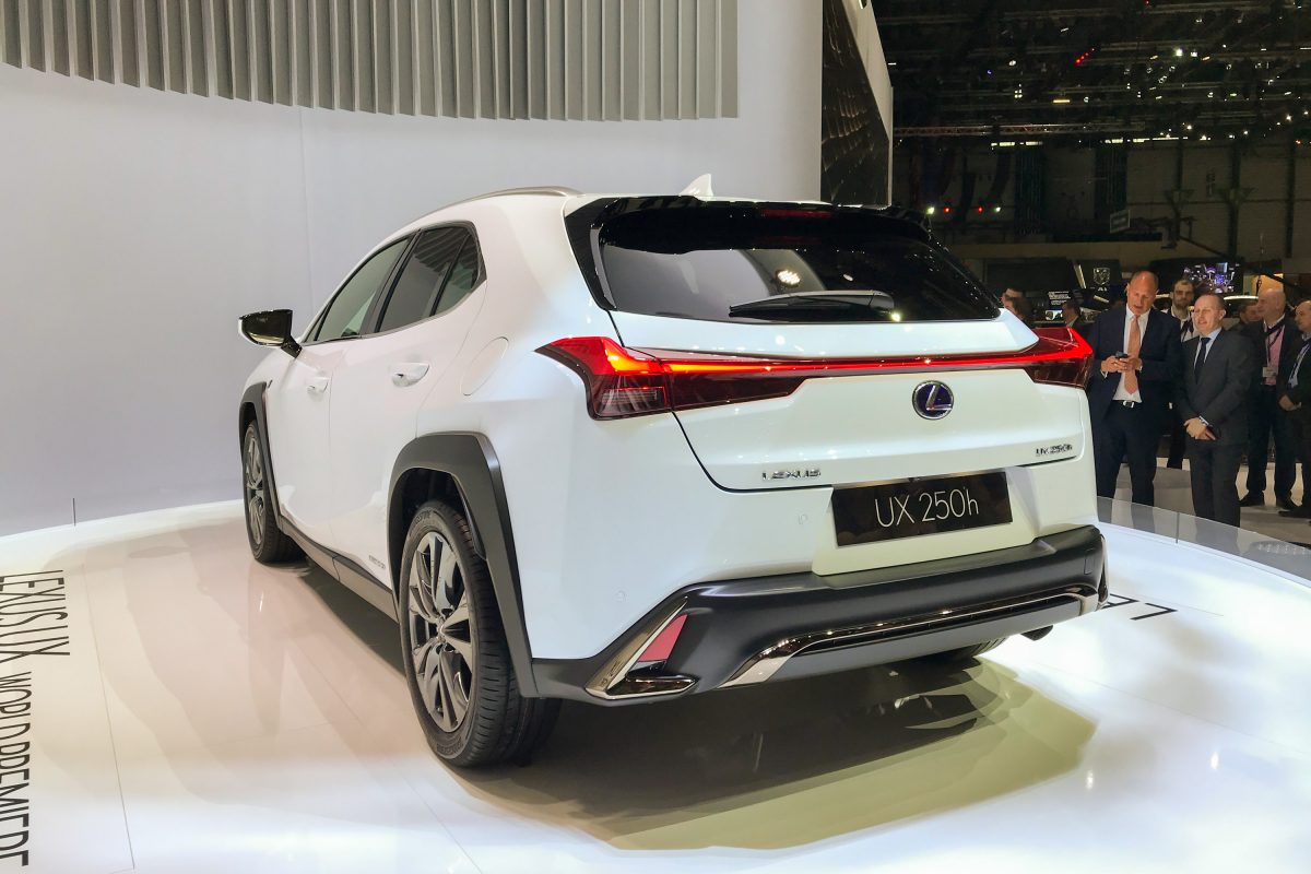 LEXUS