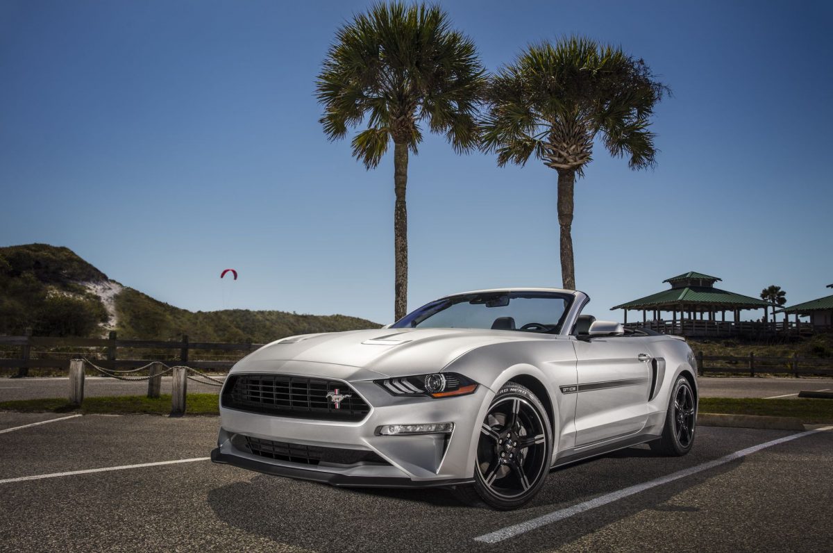 FORD MUSTANG
