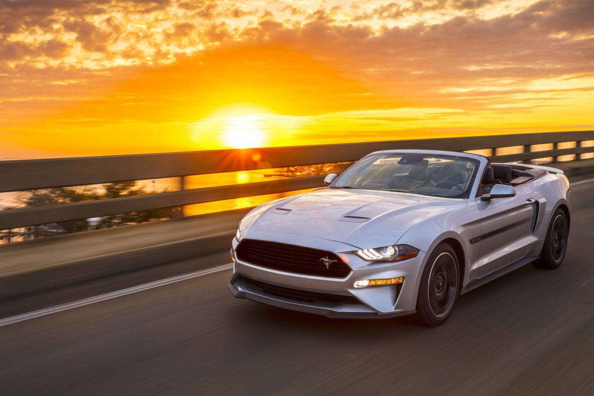 FORD MUSTANG