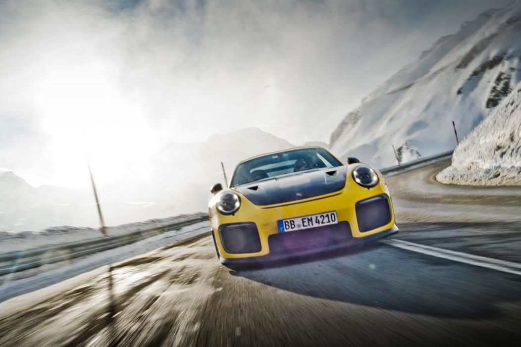 PORSCHE 911