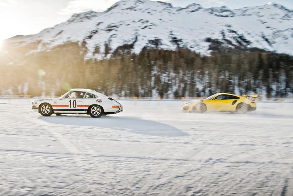 PORSCHE 911