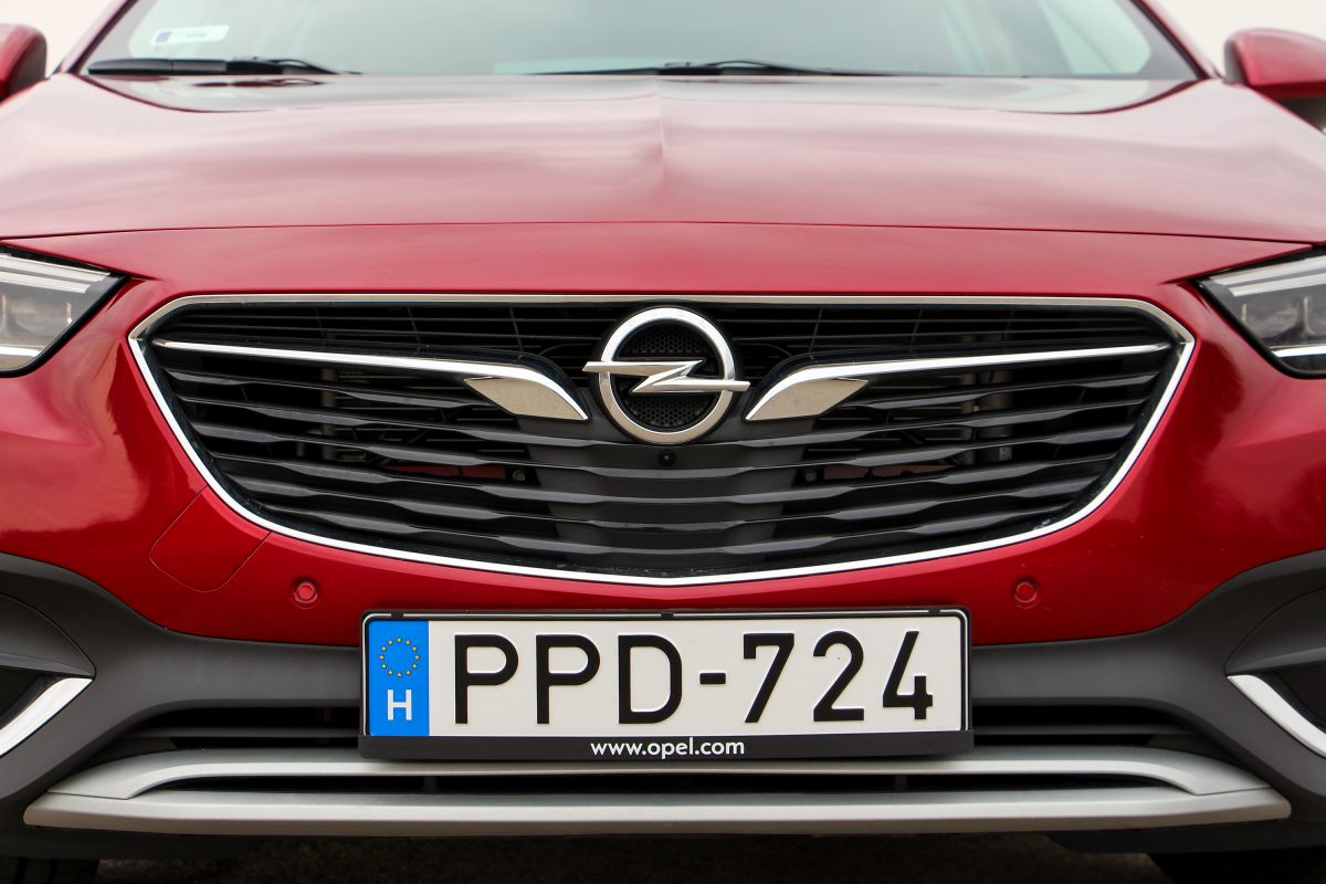 OPEL INSIGNIA