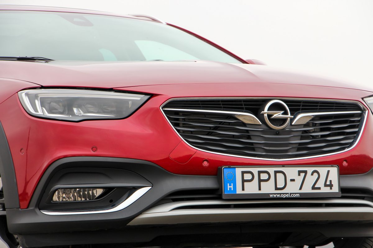 OPEL INSIGNIA