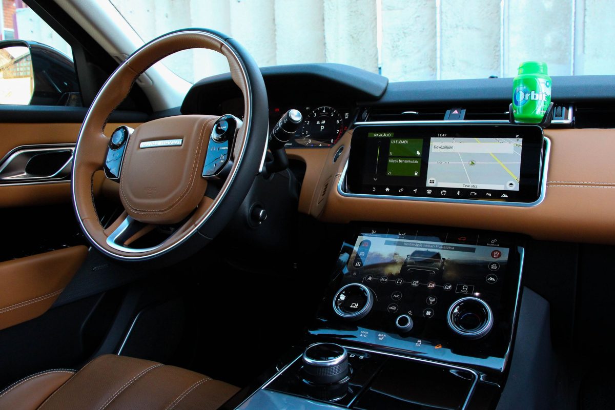 LAND ROVER RANGE ROVER VELAR
