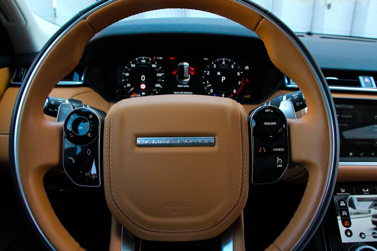 LAND ROVER RANGE ROVER VELAR