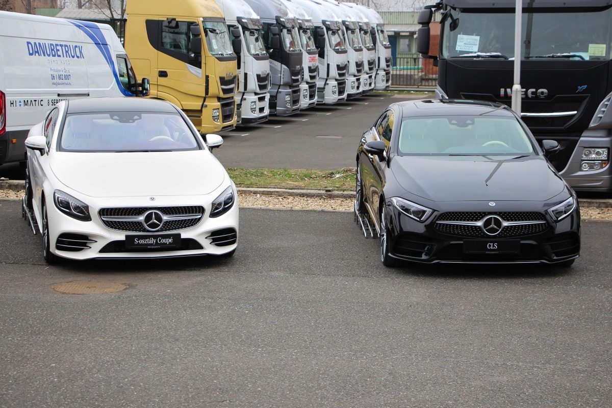 MERCEDES-BENZ