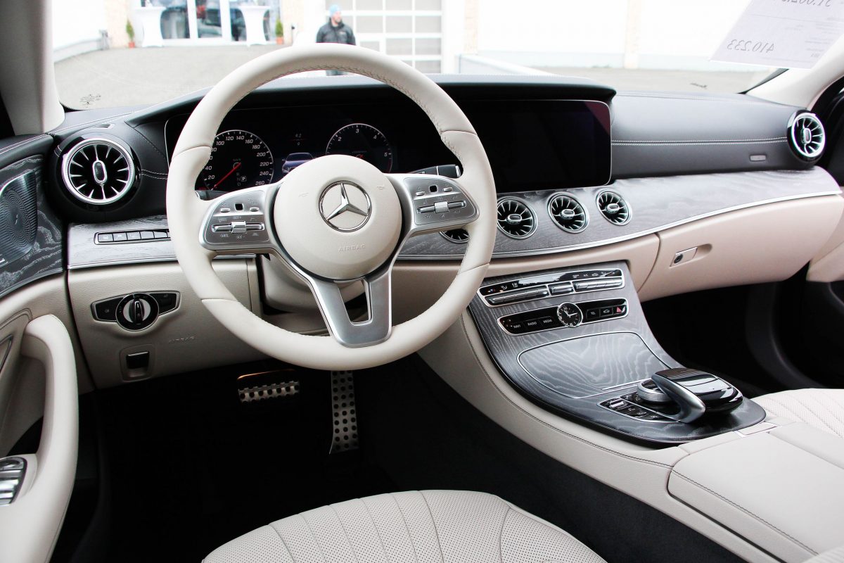 MERCEDES-BENZ