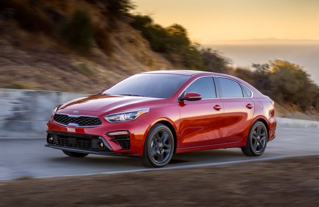 Bemutatkozott a Kia Forte, és nem lett unalmas!