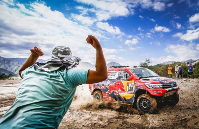 A dakar első 10 befutójának fele Toyotával indult