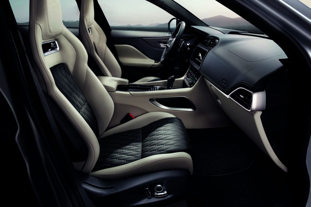 JAGUAR F-PACE