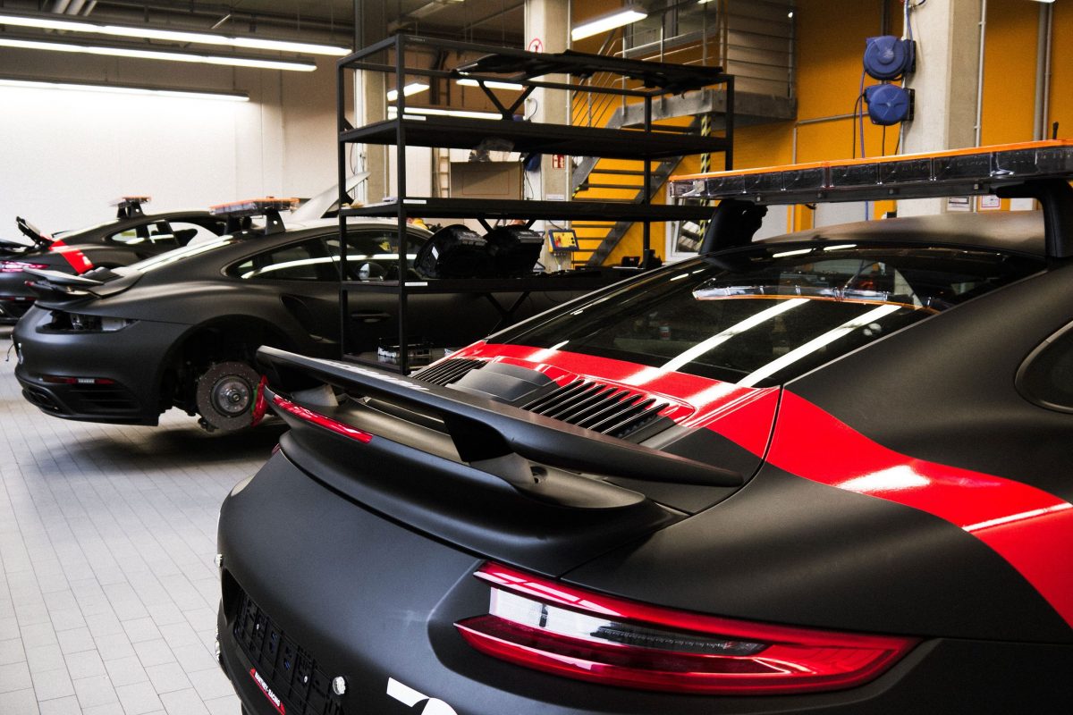 PORSCHE