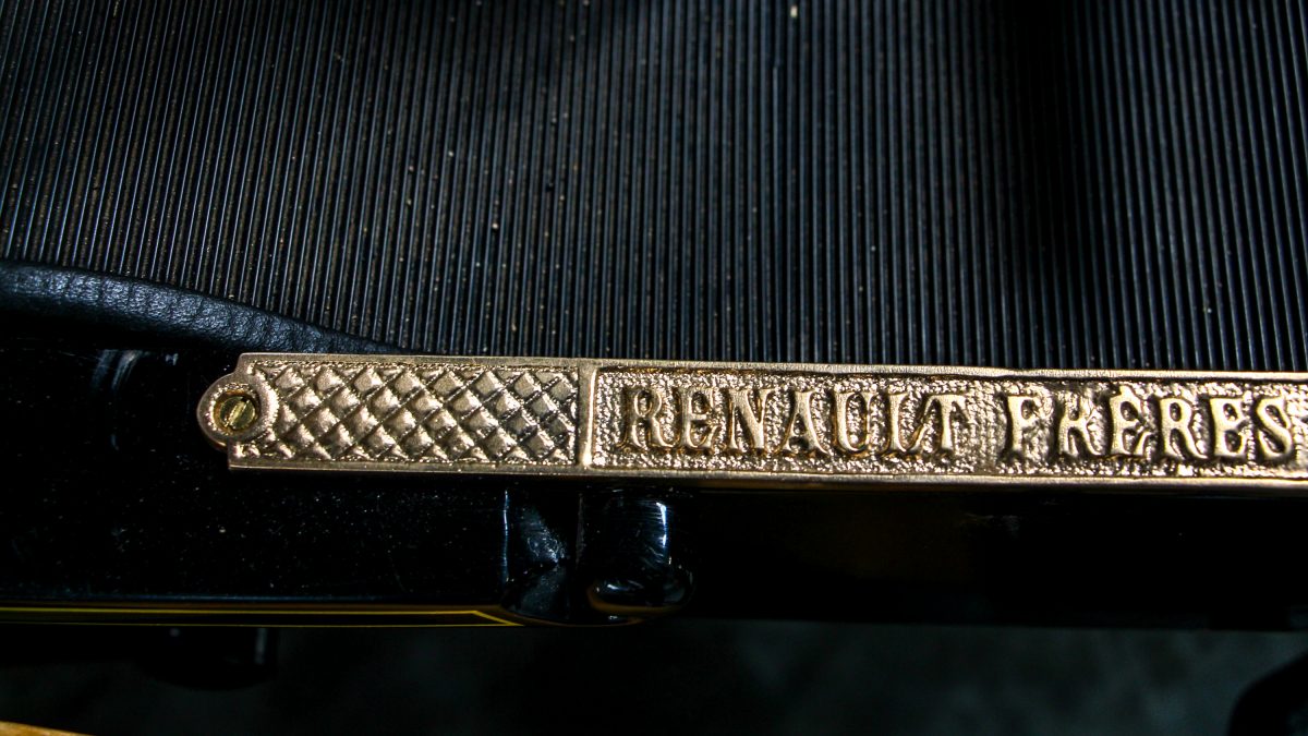 RENAULT