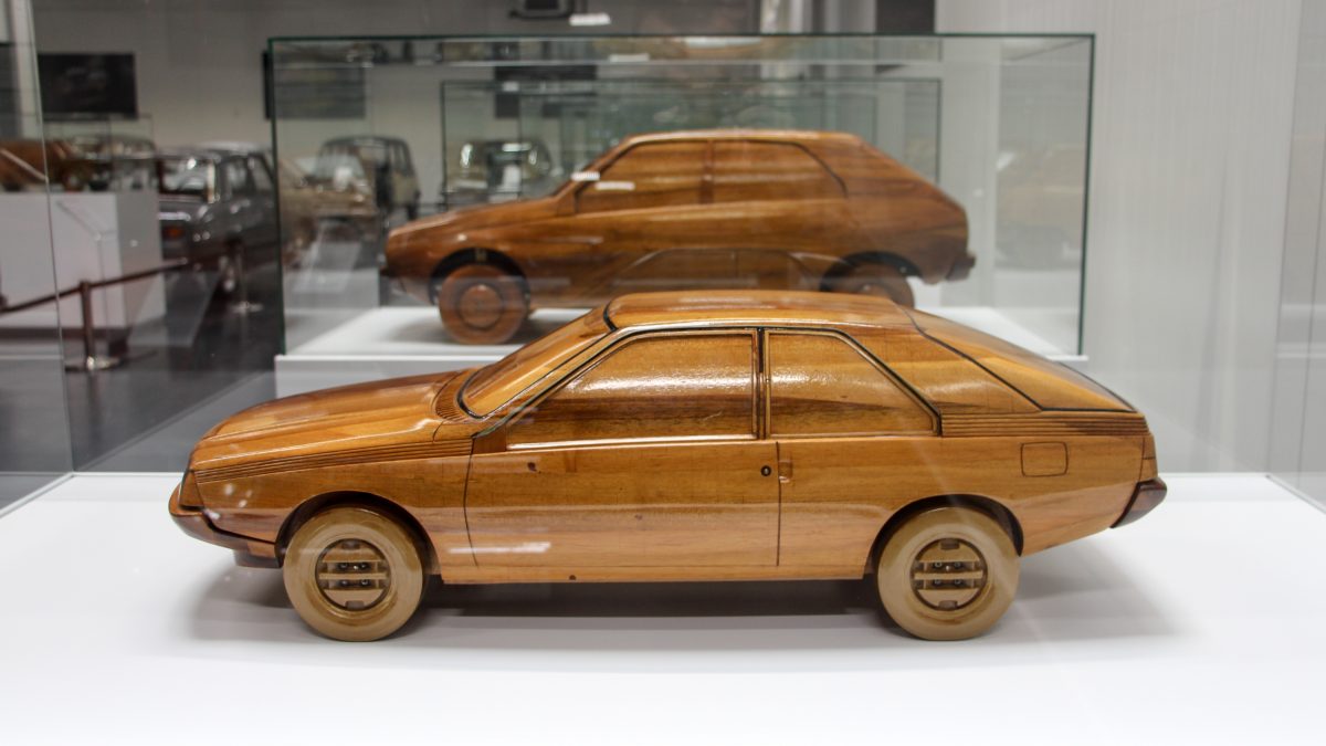 RENAULT