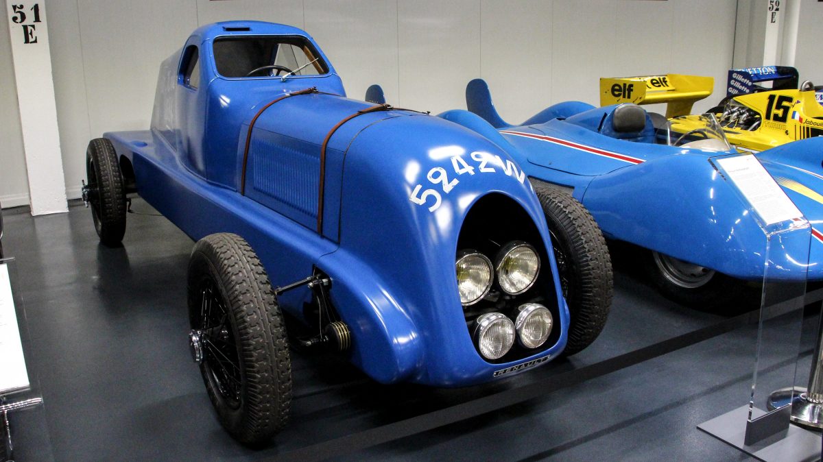 RENAULT