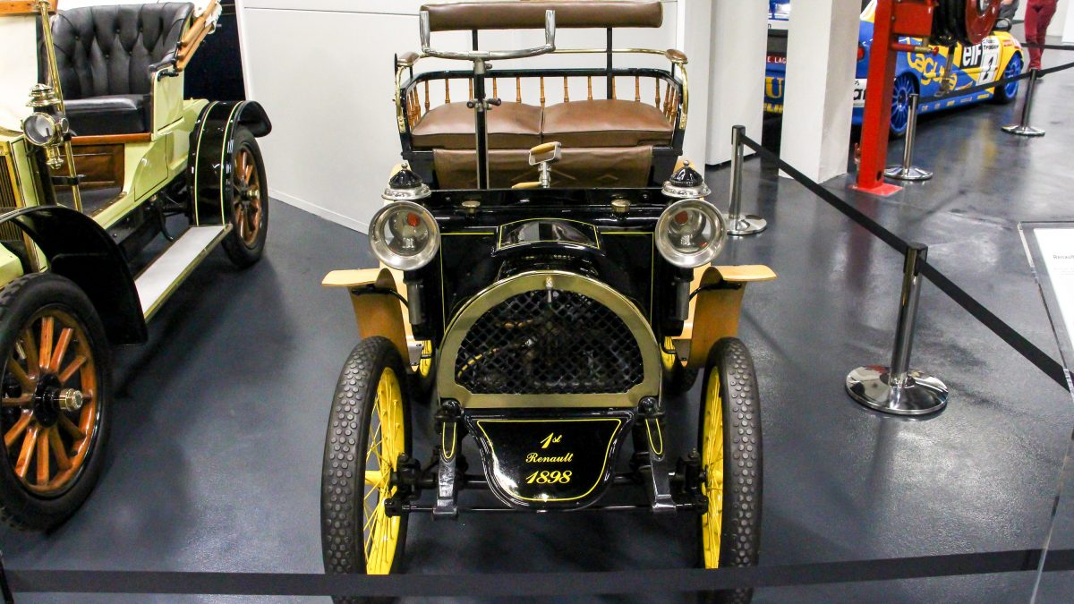 RENAULT