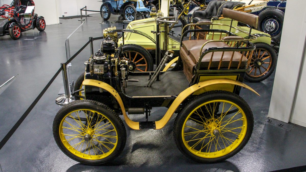 RENAULT