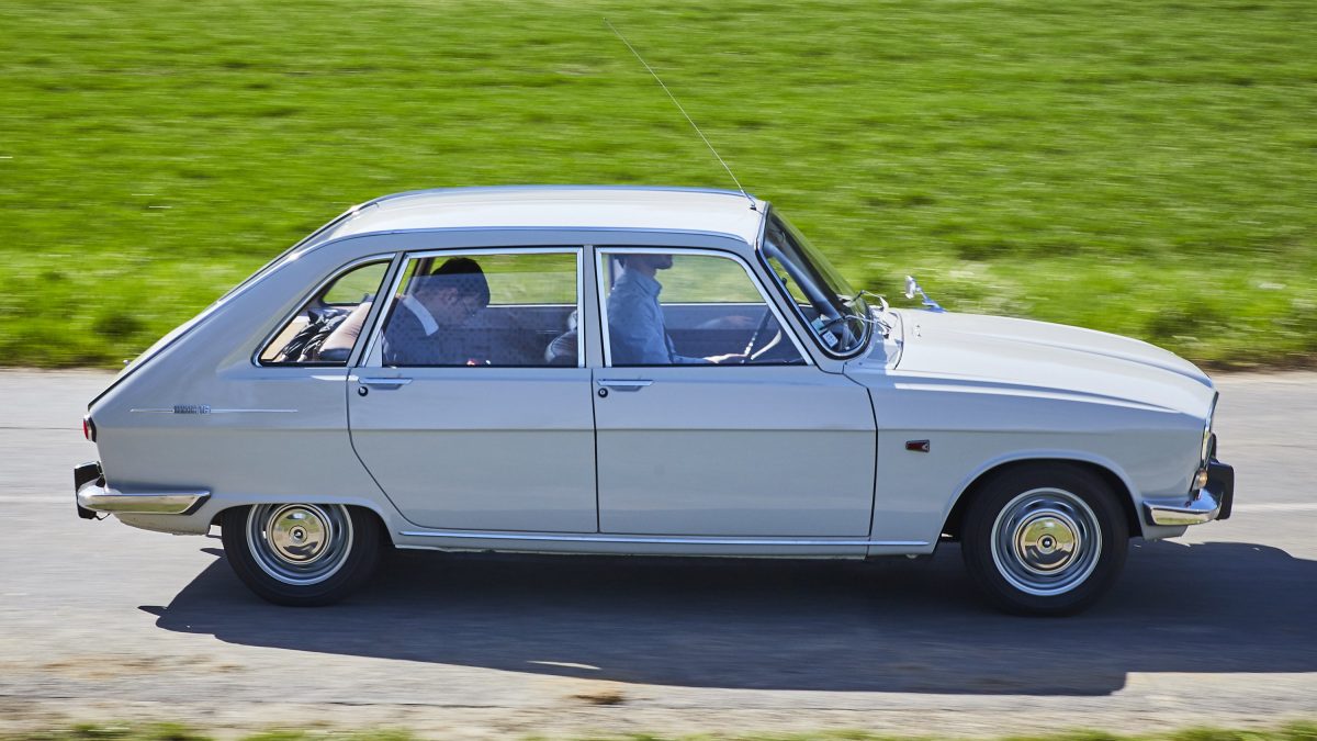 RENAULT R 16
