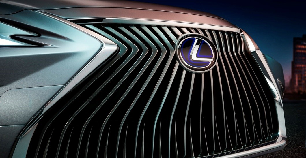 LEXUS