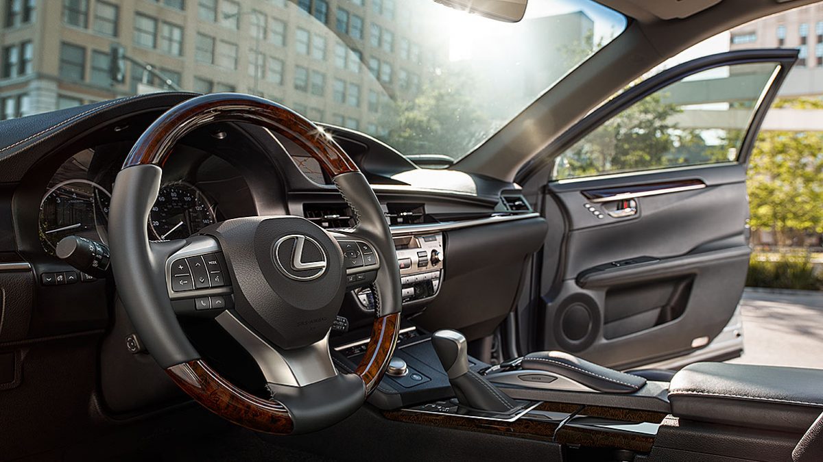 LEXUS