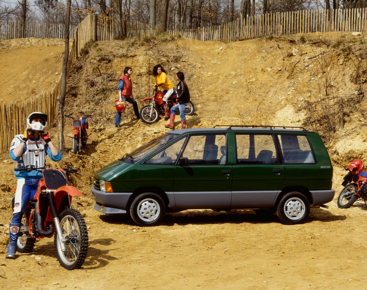 RENAULT