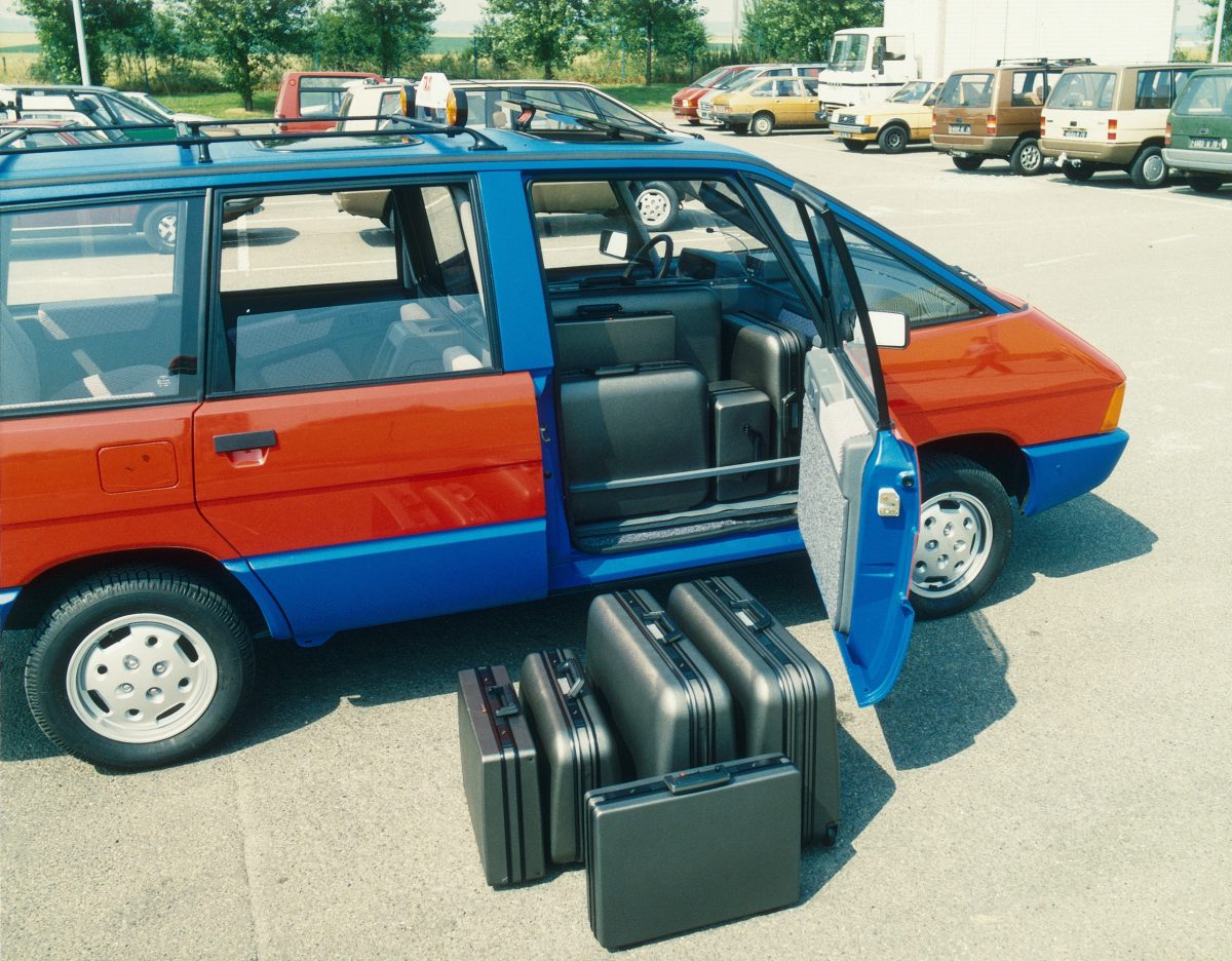 RENAULT