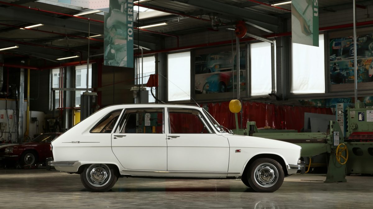 RENAULT R 16