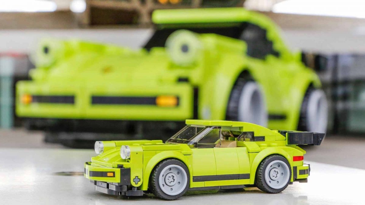 PORSCHE 911