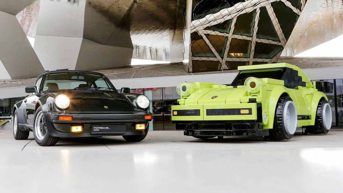 PORSCHE 911