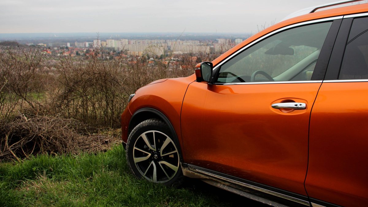 NISSAN X-TRAIL